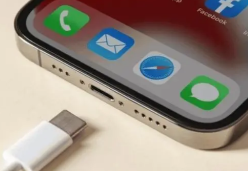 马鞍山苹果15维修分享iPhone15改USB-C接口后能和安卓用户互借充电器吗 